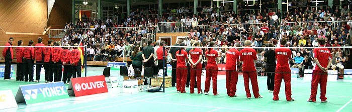 Die Begrüßungszeremonie beim Badminton-Länderspiel Deutschland - England in Heilbronn, Foto: Frank Kossiski