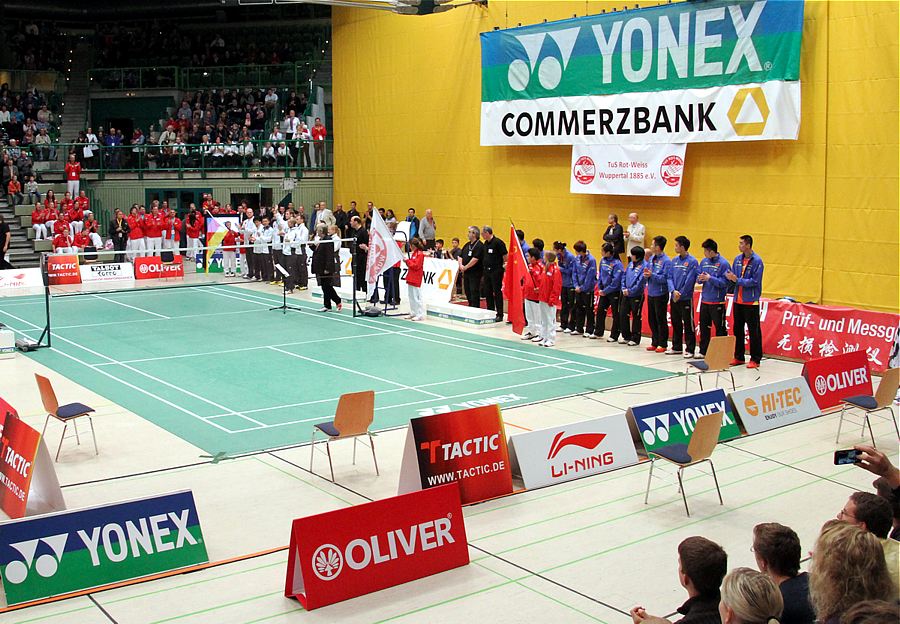 Austragungsort des Badminton-Länderspiels Deutschland - China 
          am 12.10.2012: Die Unihalle in Wuppertal, © Foto von Frank Kossiski